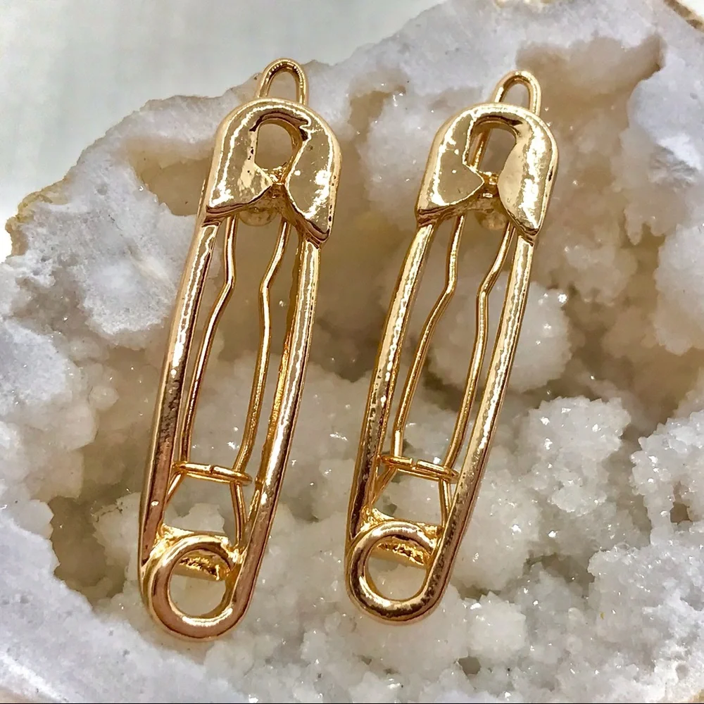 🧷🧷Gold Safety Pin Barrettes🧷🧷 - Picture 2 of 6